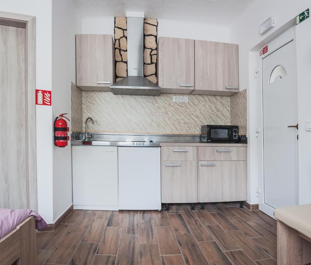 Apartmaji Hrast - Podbela Eksteriør bilde